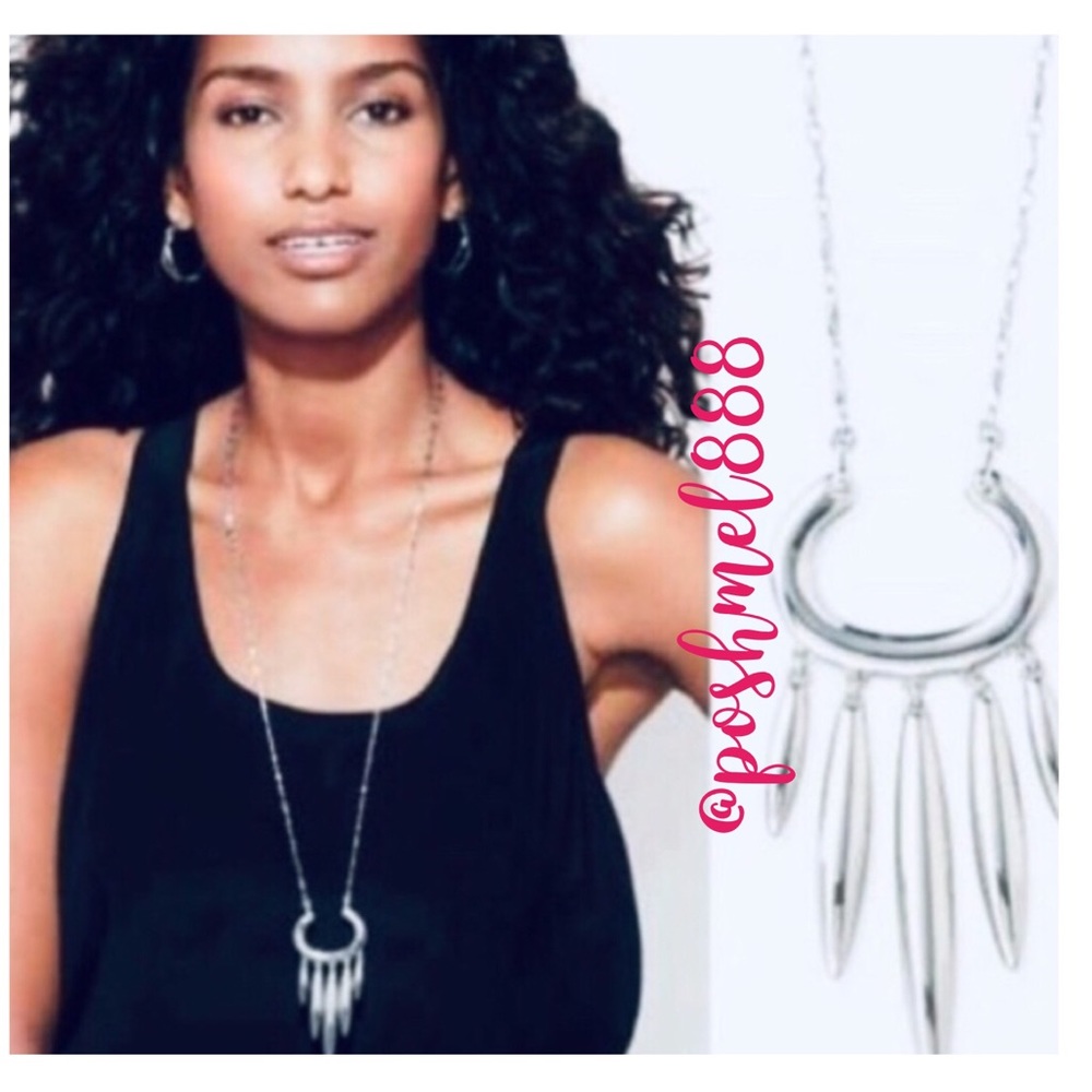 :: S&D [Retired] Silver Nahla Necklace - Picture 3 of 4